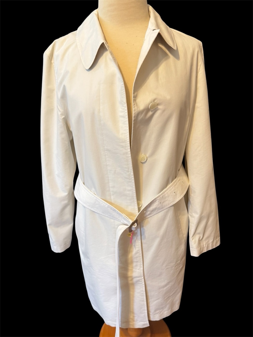 Vintage Burberry trench made in UUSA Women’s Classic White size 6 like new